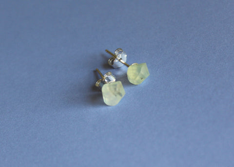 CRYSTALLIZE stud Earrings with Prehnite in Sterling Silver